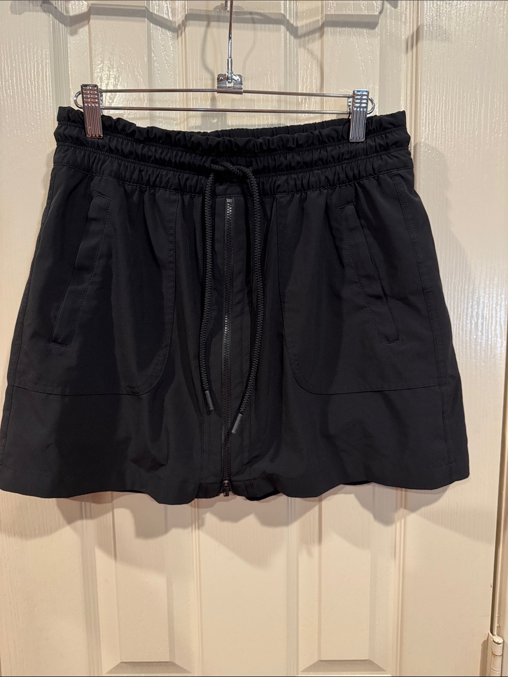 Athleta Black Zip Feature Activewear Skort. Sz 8